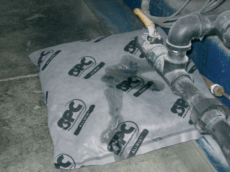Brady Absorbent Pillow, Universal, 28 gal, 18 in x 18 in, Polypropylene - AW1818